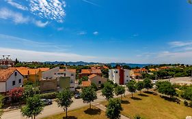 Apolon 2Bdr Apartment With Balcony